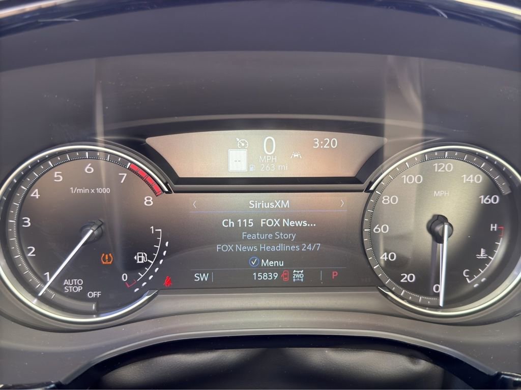 Used 2025 Cadillac XT5 Premium Luxury image 10