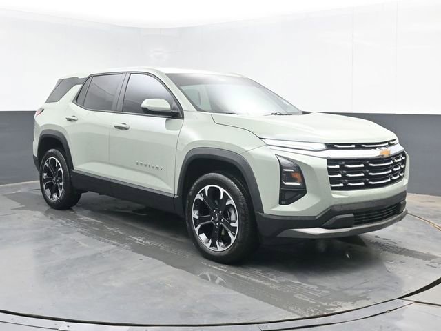 Used 2026 Chevrolet Equinox LT AWD/4WD image 2