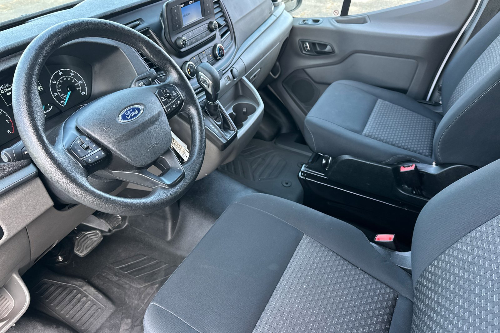 Used 2025 Ford Transit 250 Low Roof w/ Exterior Upgrade Package RWD image 9
