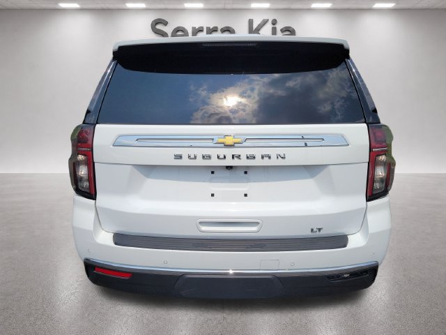 Used 2024 Chevrolet Suburban LT RWD image 4