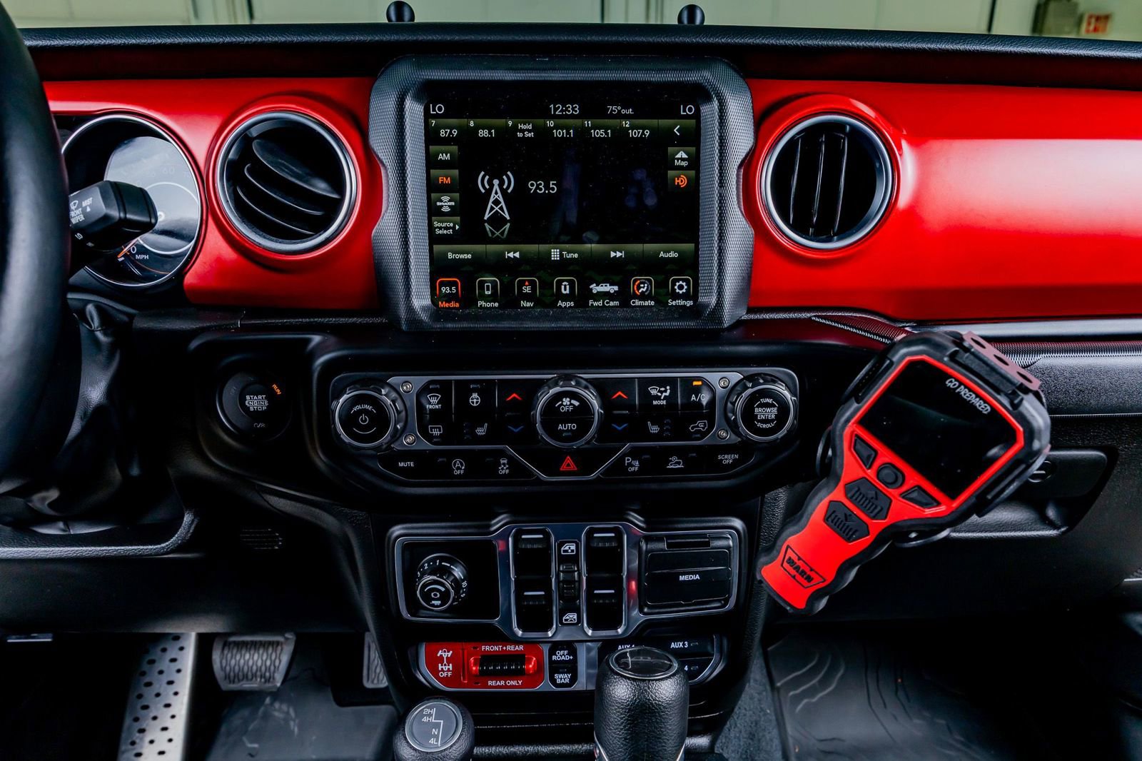 Used 2023 Jeep Gladiator Rubicon w/ LED Lighting Group image 24