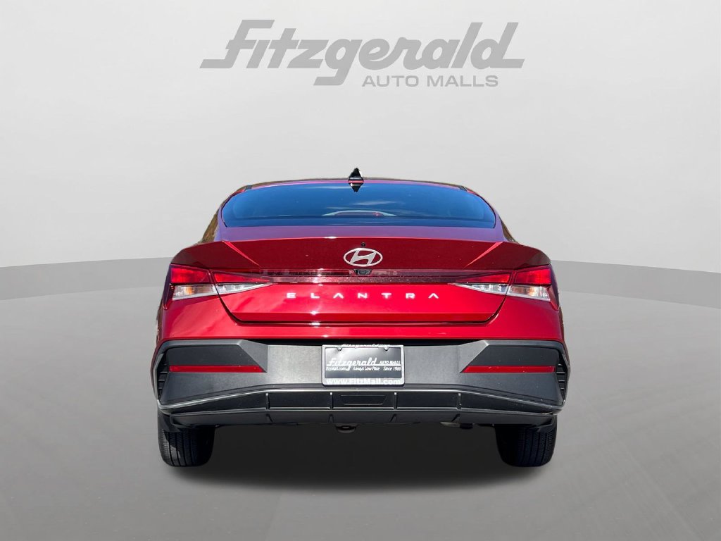 Used 2024 Hyundai Elantra SEL FWD image 7