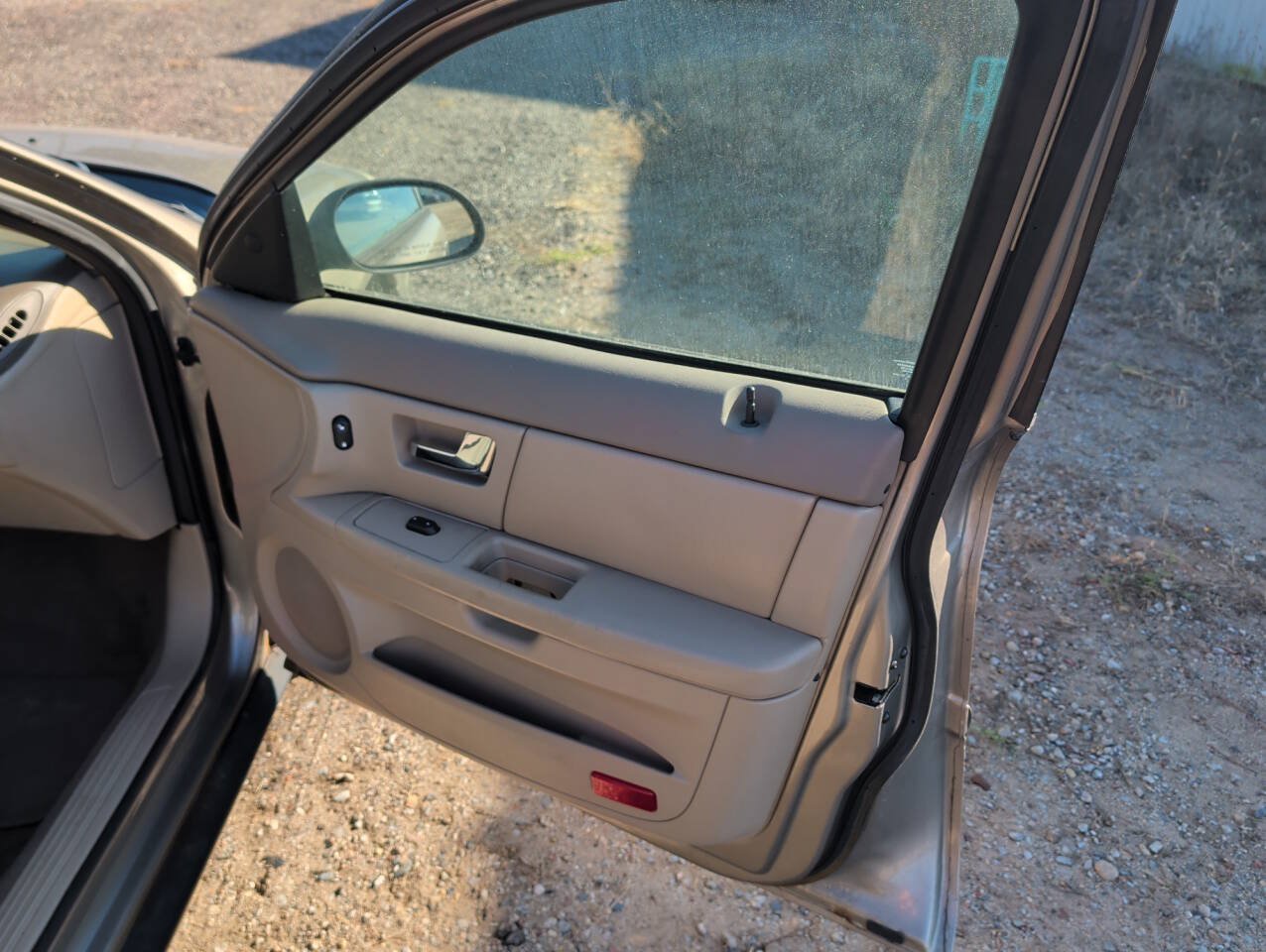 Used 2003 Ford Taurus SE FWD image 28