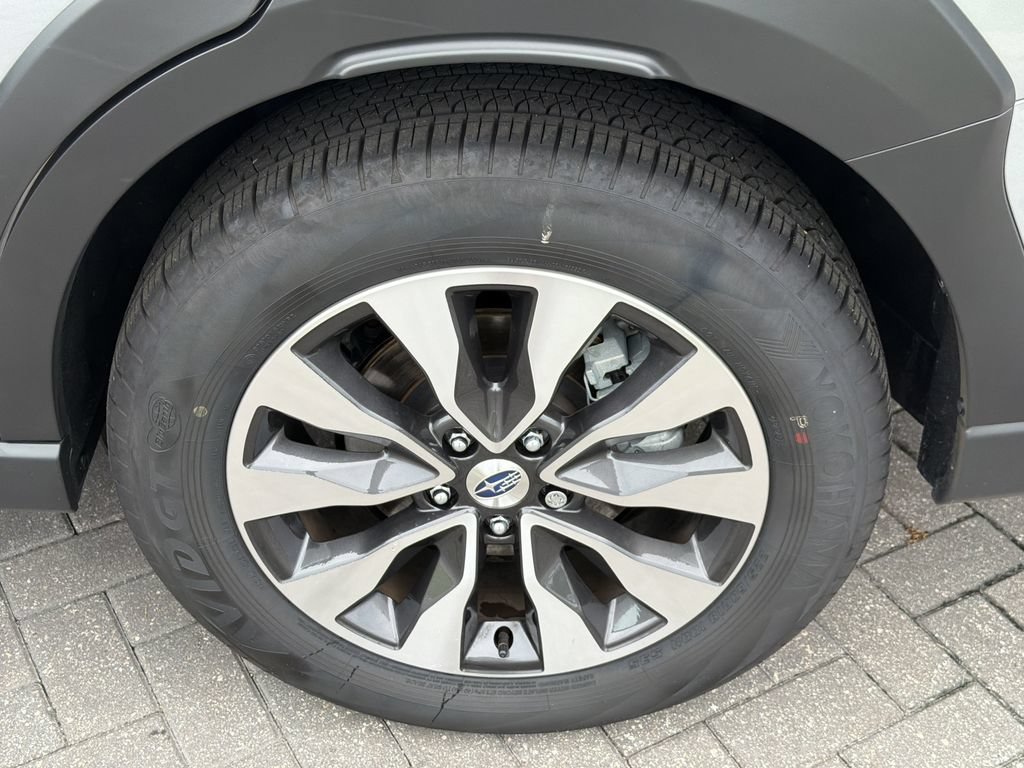 Certified 2025 Subaru Outback Limited AWD/4WD image 35