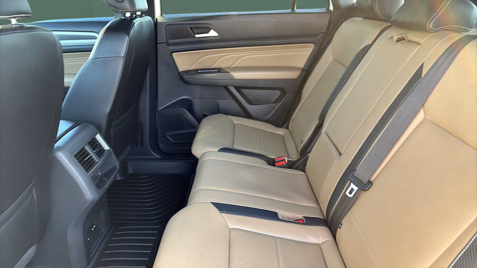Used 2021 Volkswagen Atlas Cross Sport SEL AWD/4WD image 19