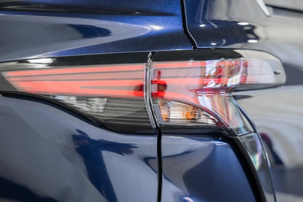New 2026 Toyota Sienna Platinum AWD/4WD image 7