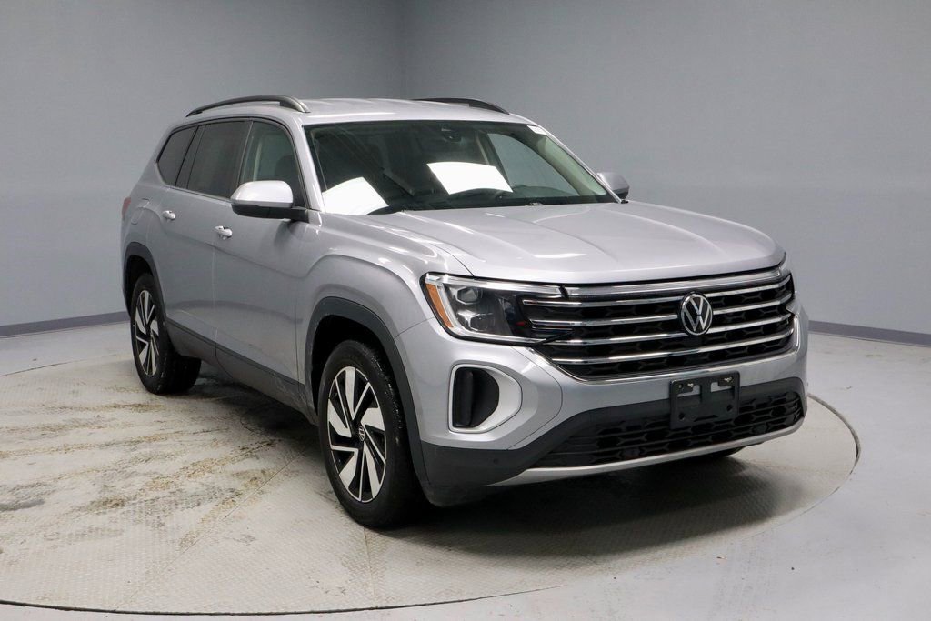 Used 2025 Volkswagen Atlas SE image 1