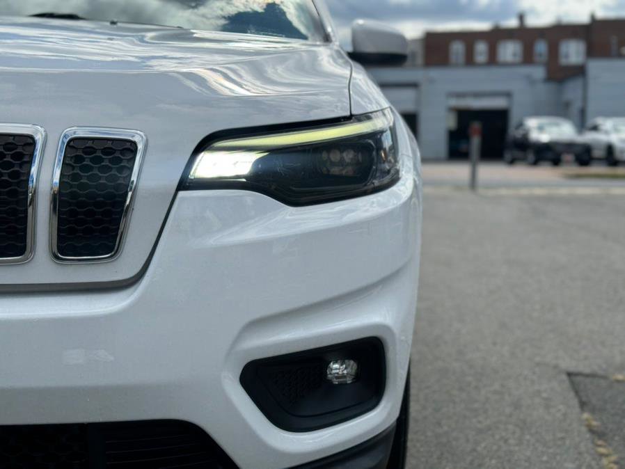 Used 2019 Jeep Cherokee Latitude w/ Cold Weather Group image 10