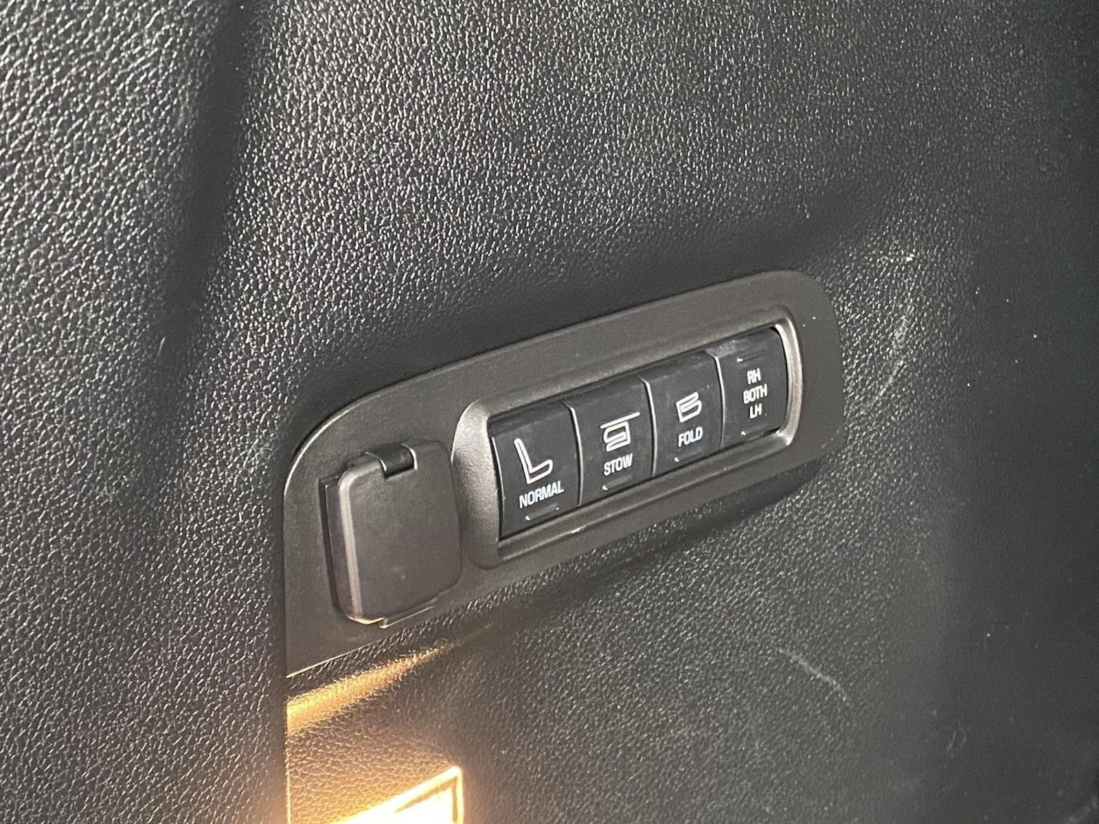 Used 2018 Ford Explorer Sport AWD/4WD image 17