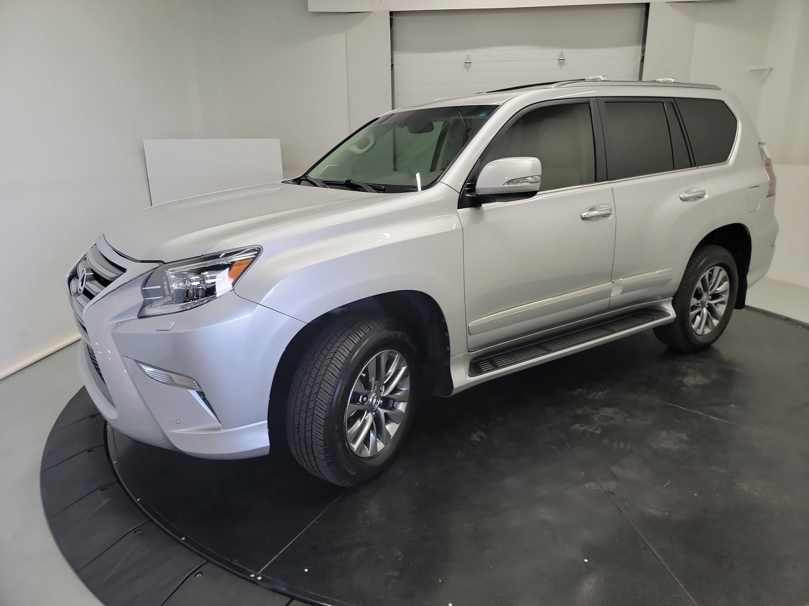 Used 2014 Lexus GX 460 Luxury image 3