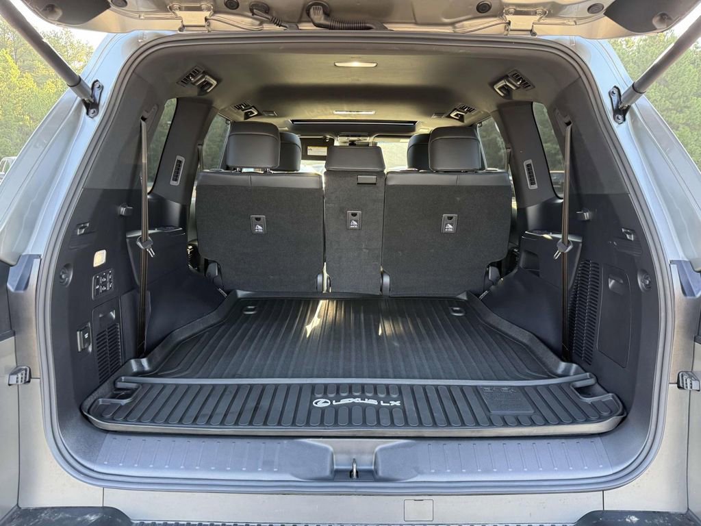 Used 2024 Lexus LX 600 4WD w/ Appearance Package image 18