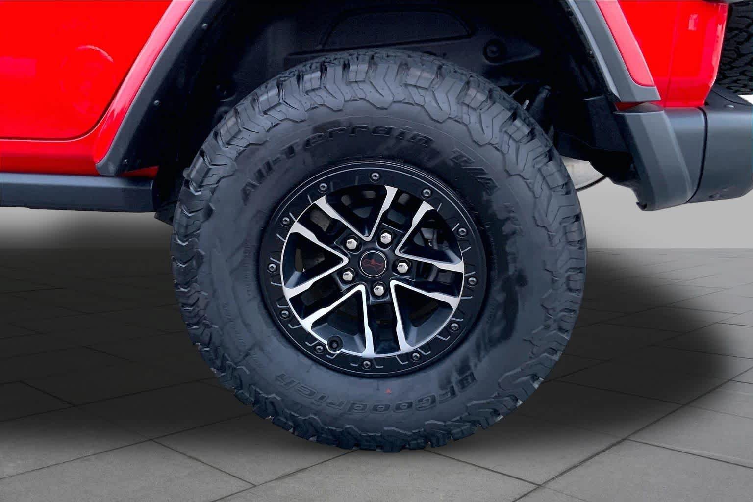 Used 2026 Jeep Wrangler Unlimited Rubicon AWD/4WD image 10