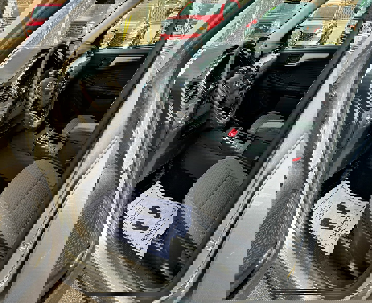 Used 2022 Ford Escape SE w/ Cold Weather Package image 9