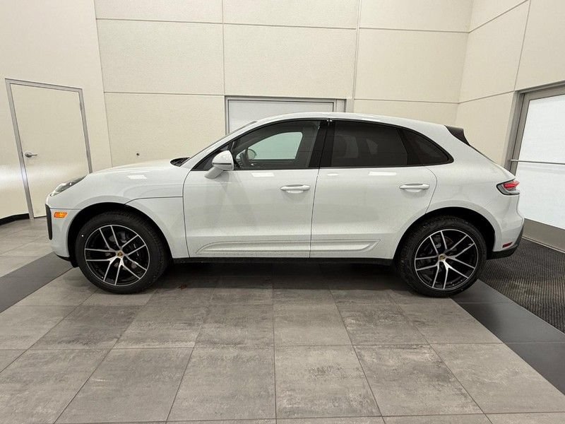 Used 2026 Porsche Macan AWD/4WD image 2