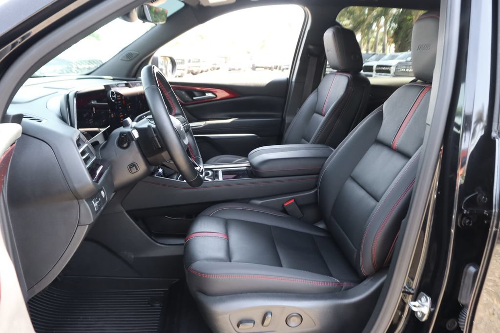 Used 2026 Chevrolet Traverse RS w/ LPO, Floor Liner Package FWD image 21