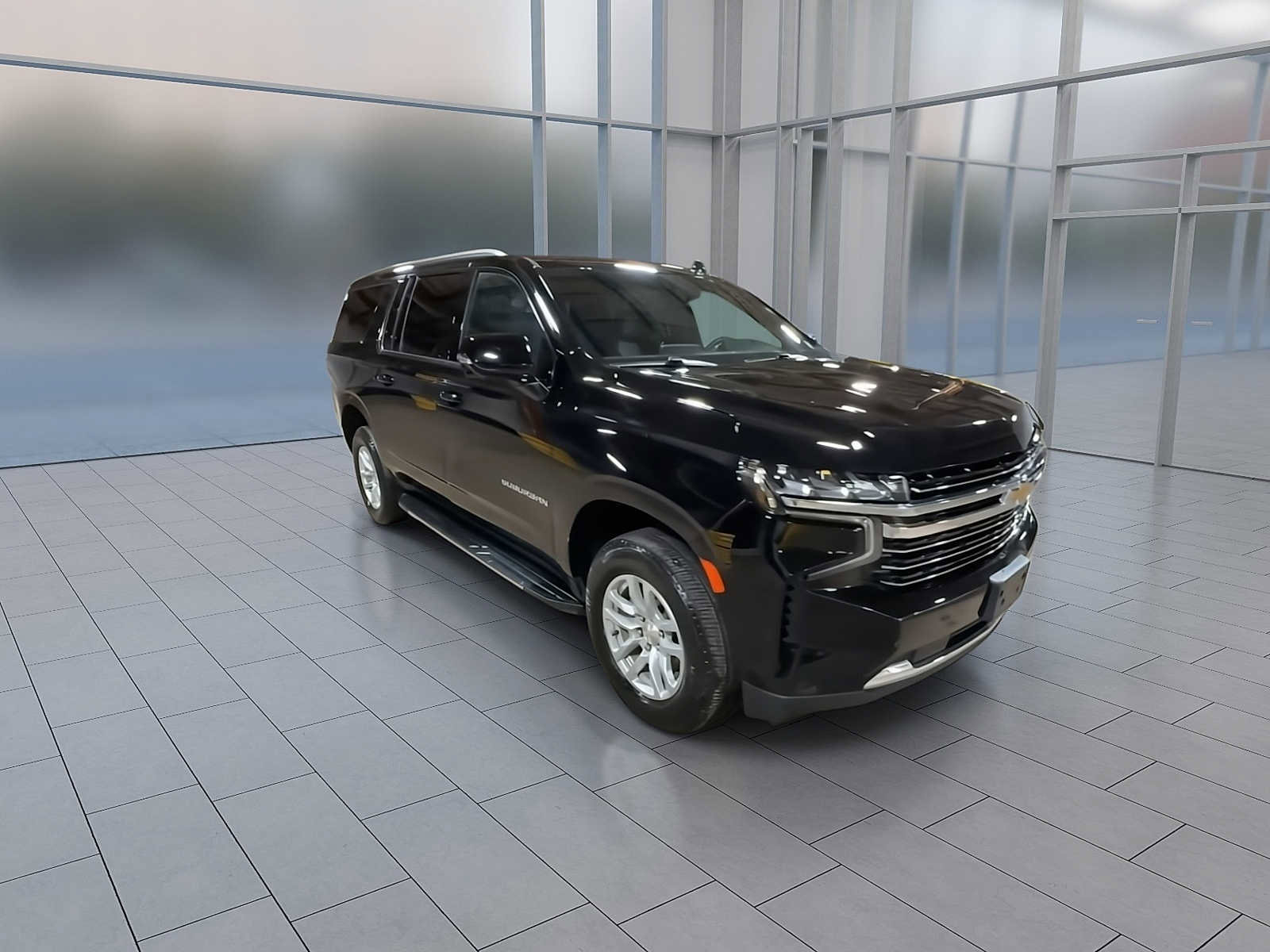 Used 2023 Chevrolet Suburban LT w/ Luxury Package AWD/4WD image 2