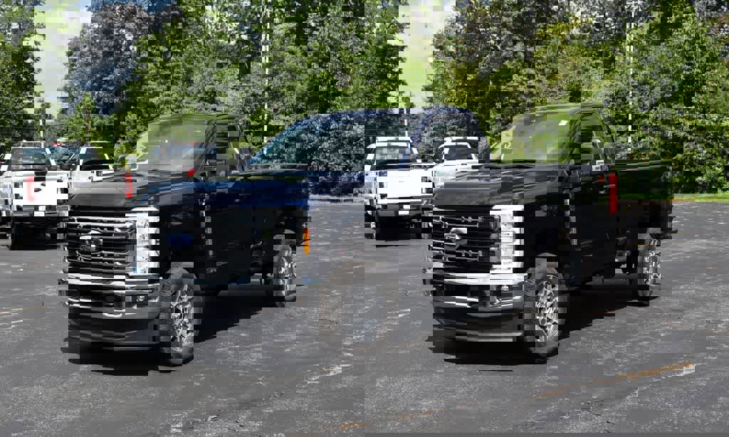 New 2025 Ford F250 XLT w/ F-250 >10K GVWR Package image 7