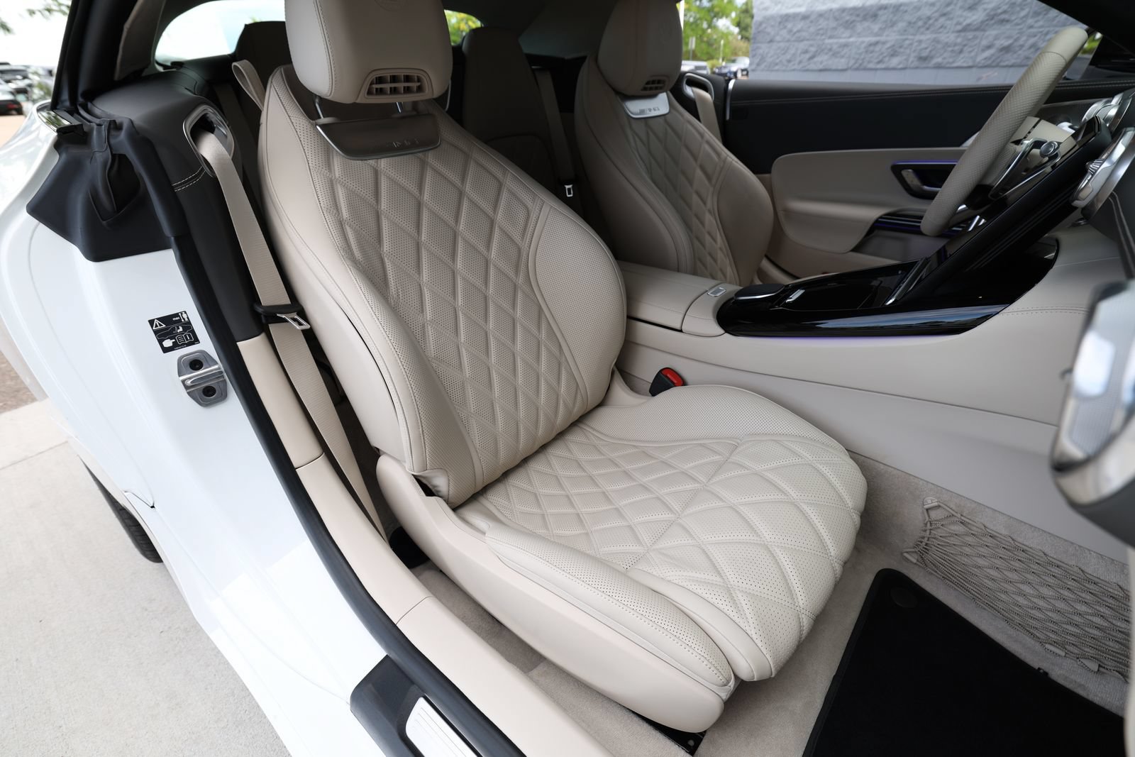 Used 2024 Mercedes-Benz SL 63 AMG 4MATIC image 33