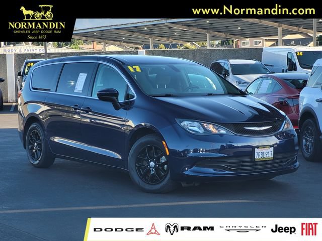 Used 2017 Chrysler Pacifica LX FWD image 1