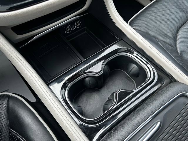 Used 2023 Chrysler Pacifica Limited image 22