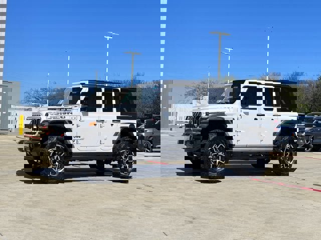 Used 2025 Jeep Wrangler Unlimited Rubicon image 2