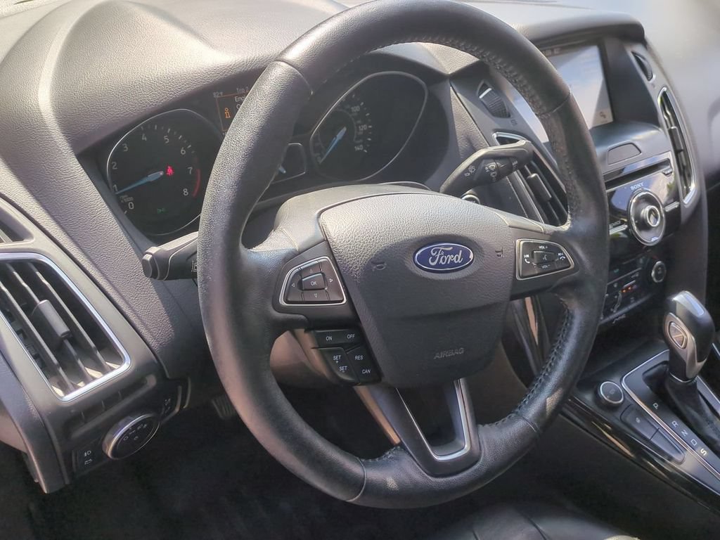 Used 2017 Ford Focus Titanium w/ Titanium Technology Package FWD image 14