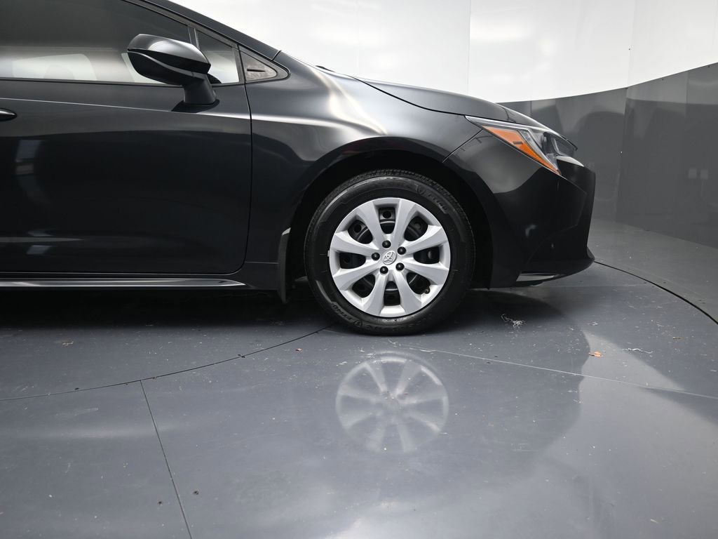 Used 2022 Toyota Corolla LE image 5