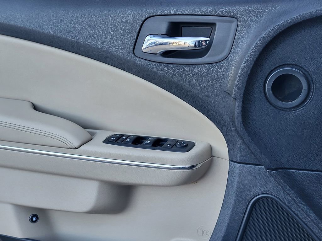 Used 2013 Dodge Charger SE w/ Connectivity Group image 20