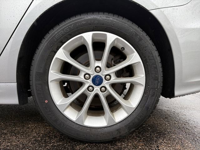 Used 2020 Ford Fusion SE image 18