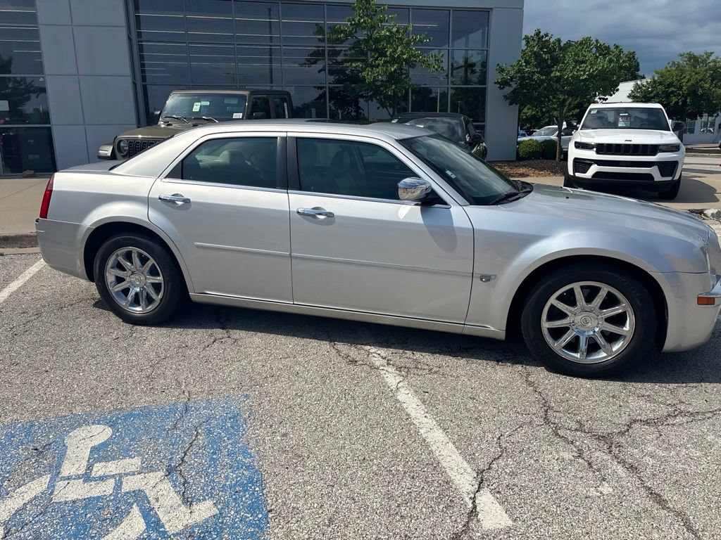 Used 2005 Chrysler 300 C w/ Sound Group II RWD image 30