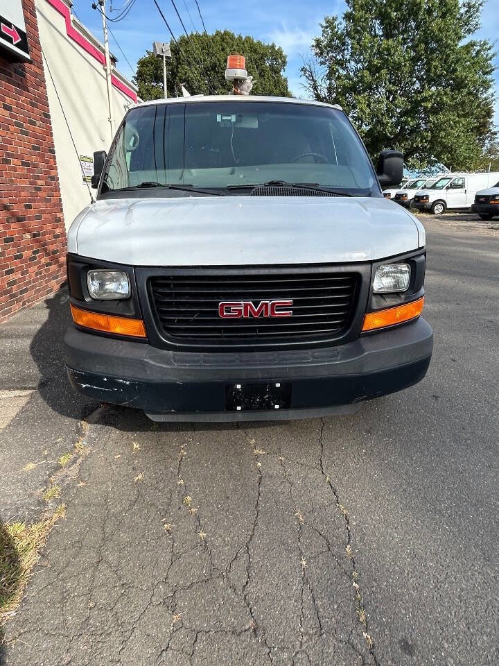 Used 2014 GMC Savana 2500 w/ Cold Climate Package image 10