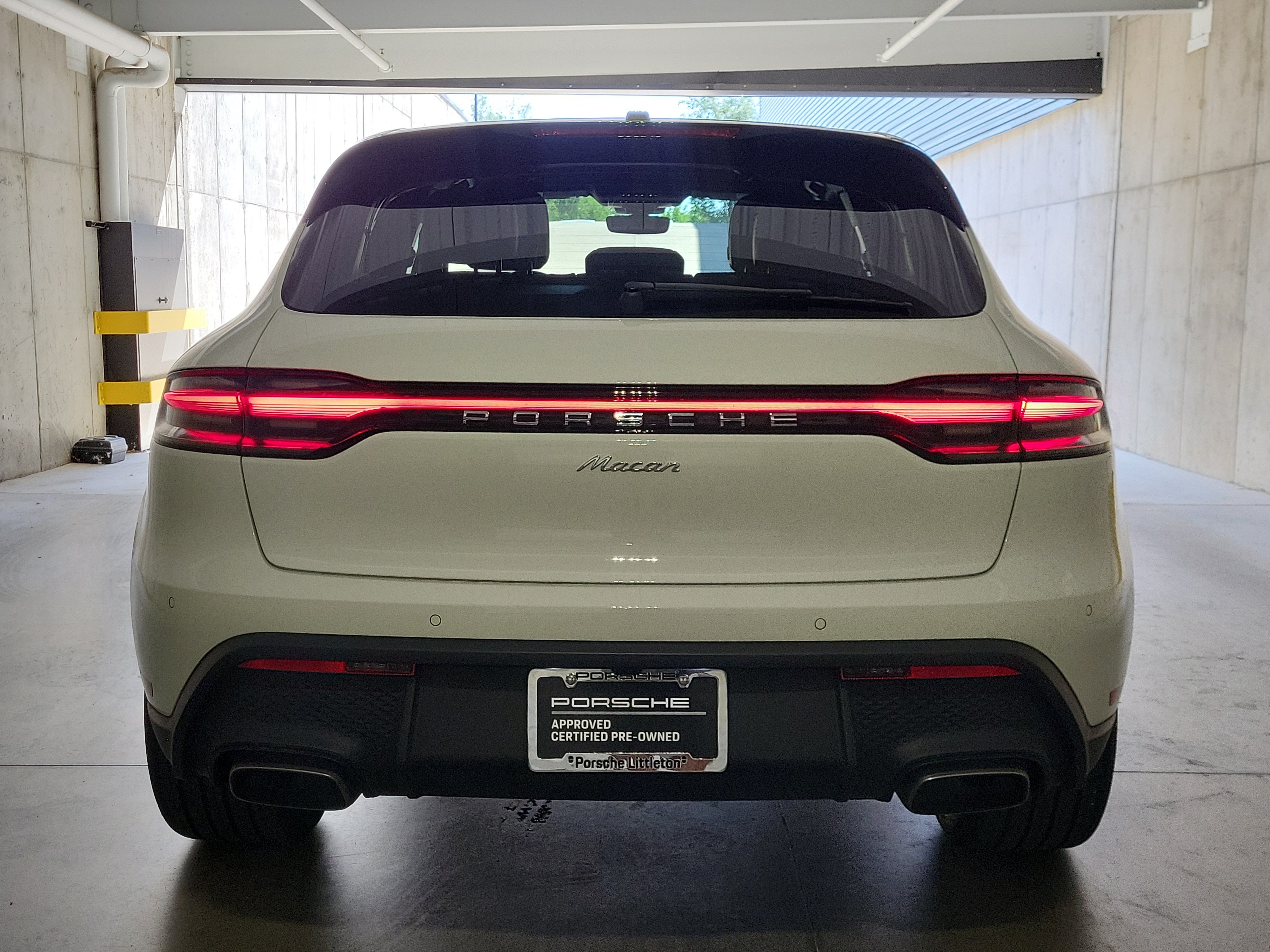 Certified 2026 Porsche Macan AWD/4WD image 8