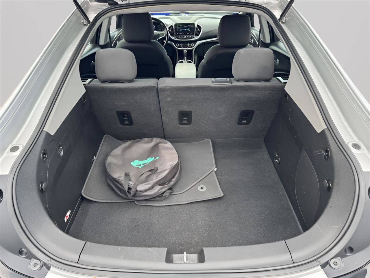 Used 2019 Chevrolet Volt LT w/ Comfort Package image 28