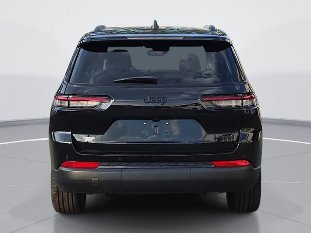 Used 2025 Jeep Grand Cherokee L Limited w/ Black Appearance Package image 4