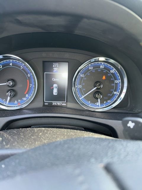 Used 2017 Toyota Corolla SE w/ Carpet Mat Package (TMS) image 8