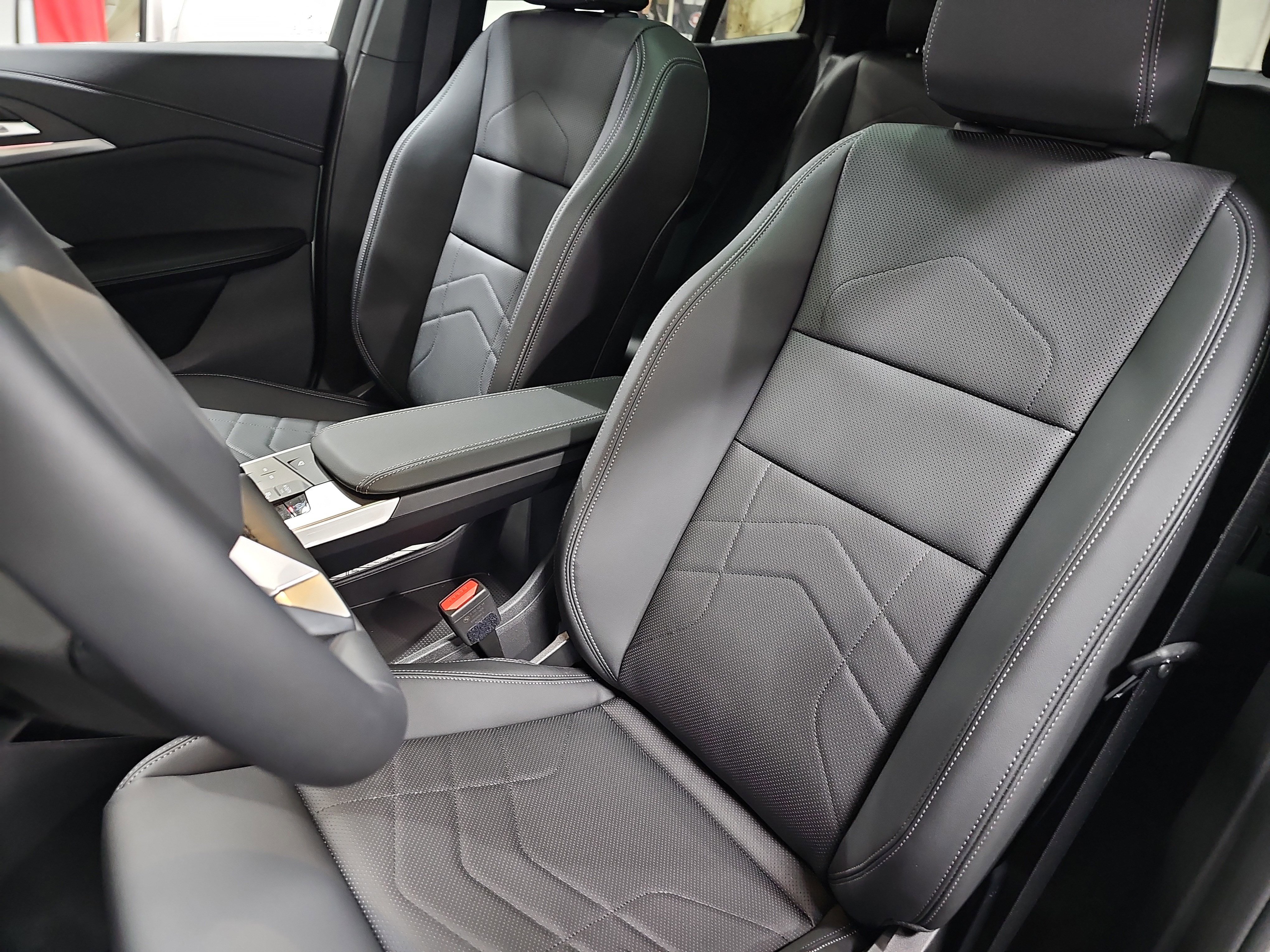 New 2026 BMW X2 xDrive28i w/ Technology Package image 16