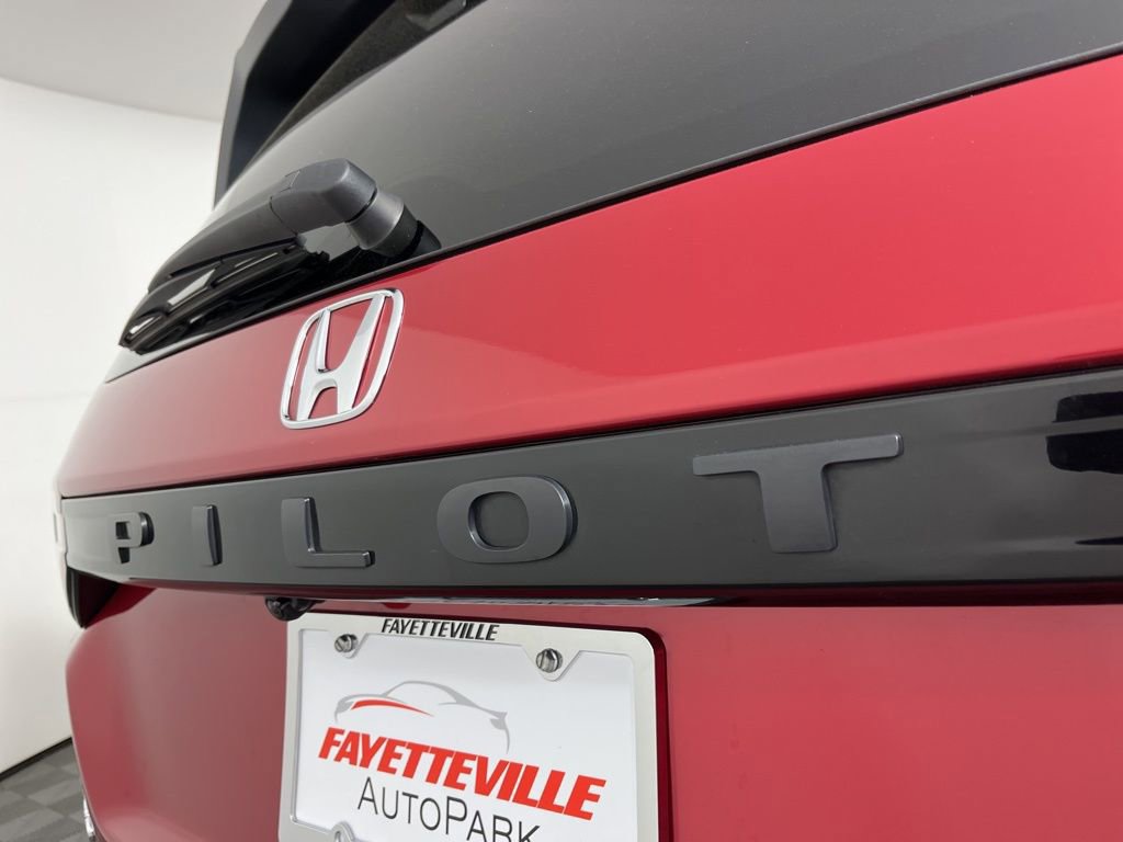 Certified 2025 Honda Pilot EX-L image 3