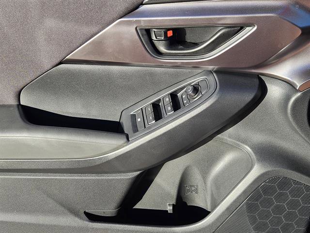 Certified 2025 Subaru Impreza 2.0i image 17