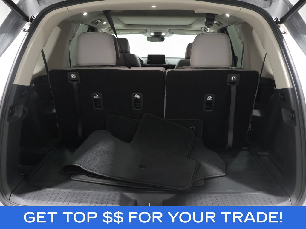 Used 2025 Honda Pilot Touring image 4