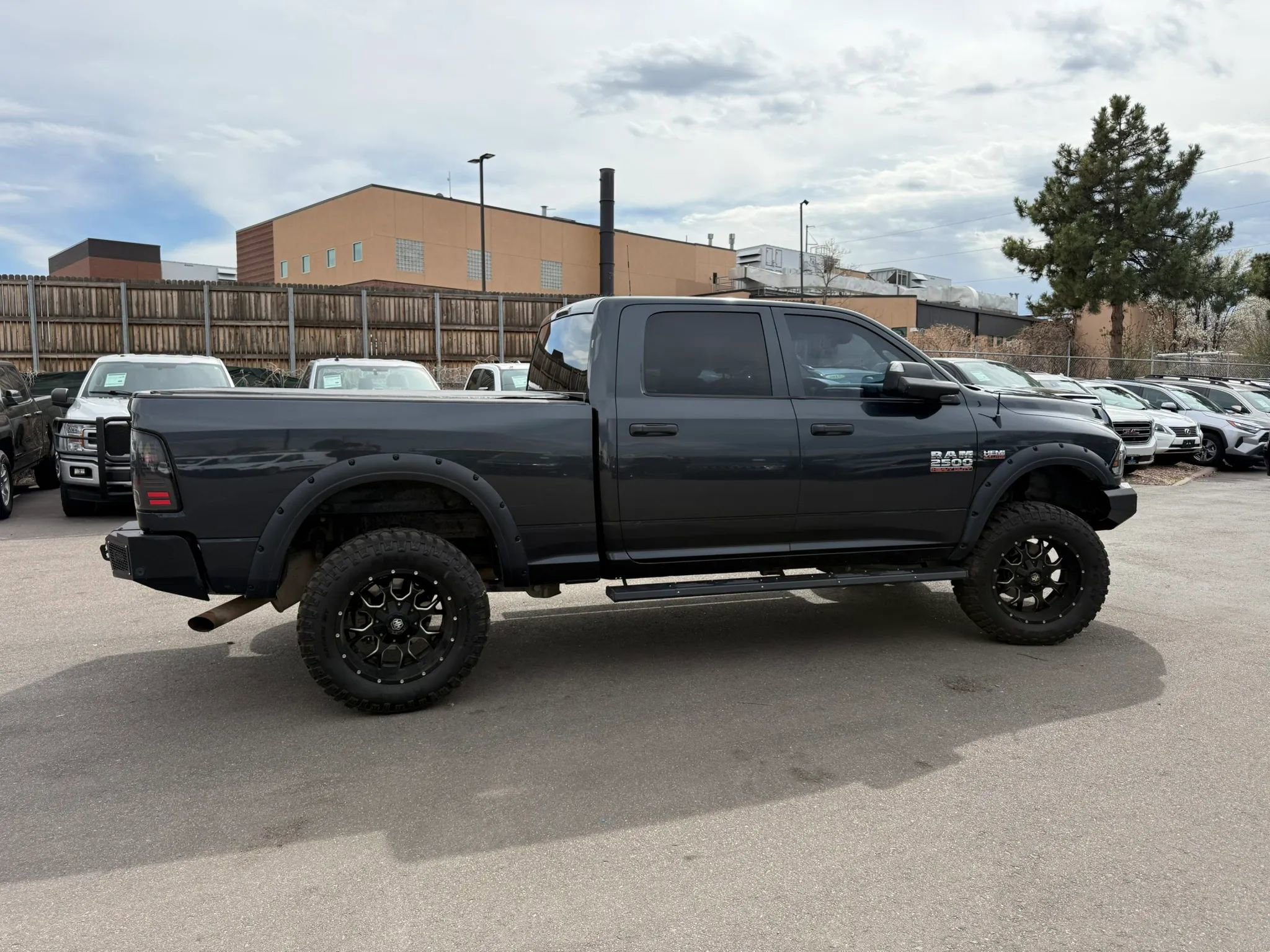 Used 2015 RAM 2500 Tradesman w/ Chrome Appearance Group AWD/4WD image 9