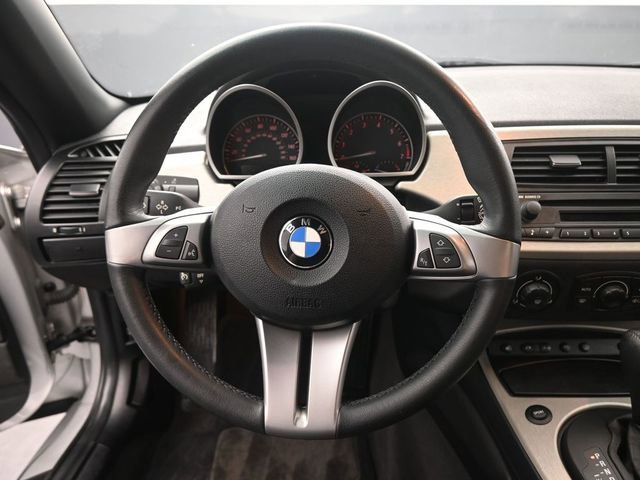 Used 2005 BMW Z4 2.5i image 23