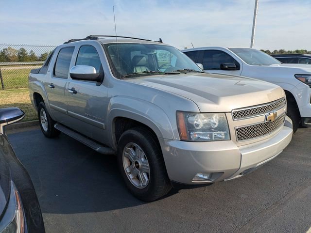 Used 2008 Chevrolet Avalanche LT image 2