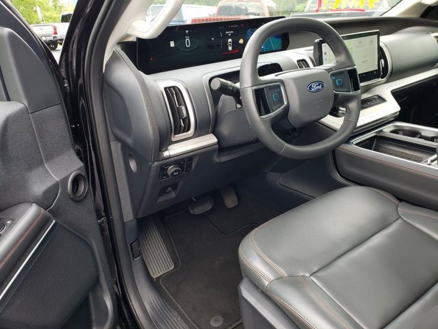 Used 2025 Ford Expedition Max Active AWD/4WD image 10