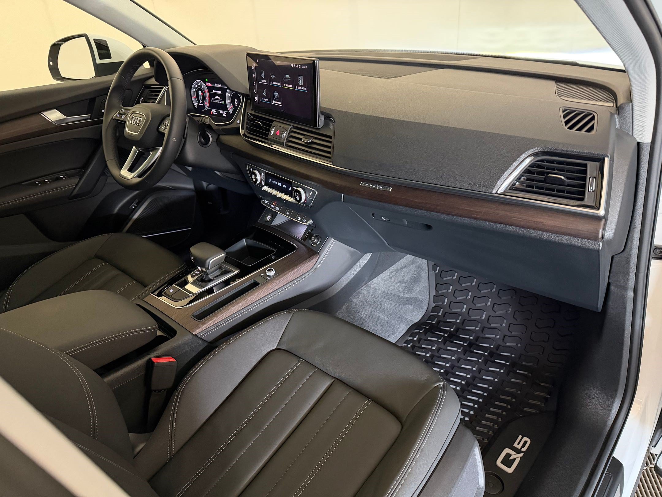 Certified 2023 Audi Q5 2.0T Premium Plus w/ Premium Plus Package AWD/4WD image 33