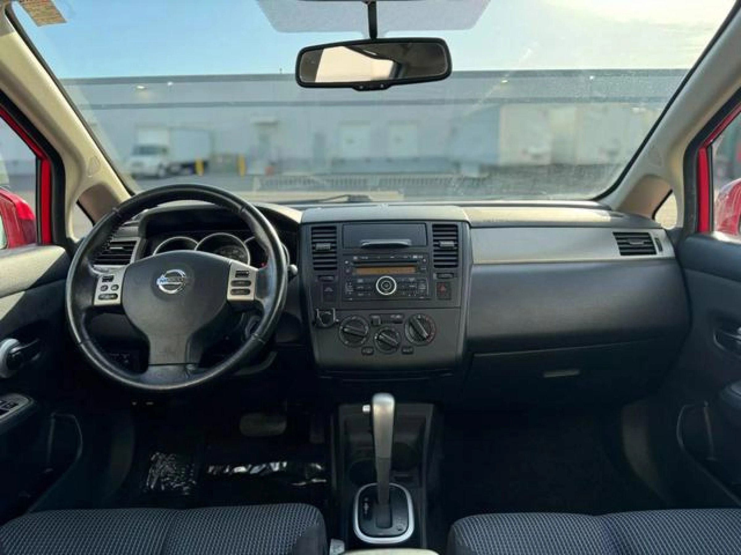 Used 2012 Nissan Versa Hatchback FWD image 31
