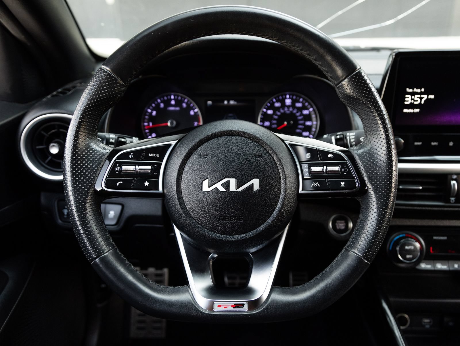 Used 2023 Kia Forte GT-Line w/ GT-Line Technology Package FWD image 13