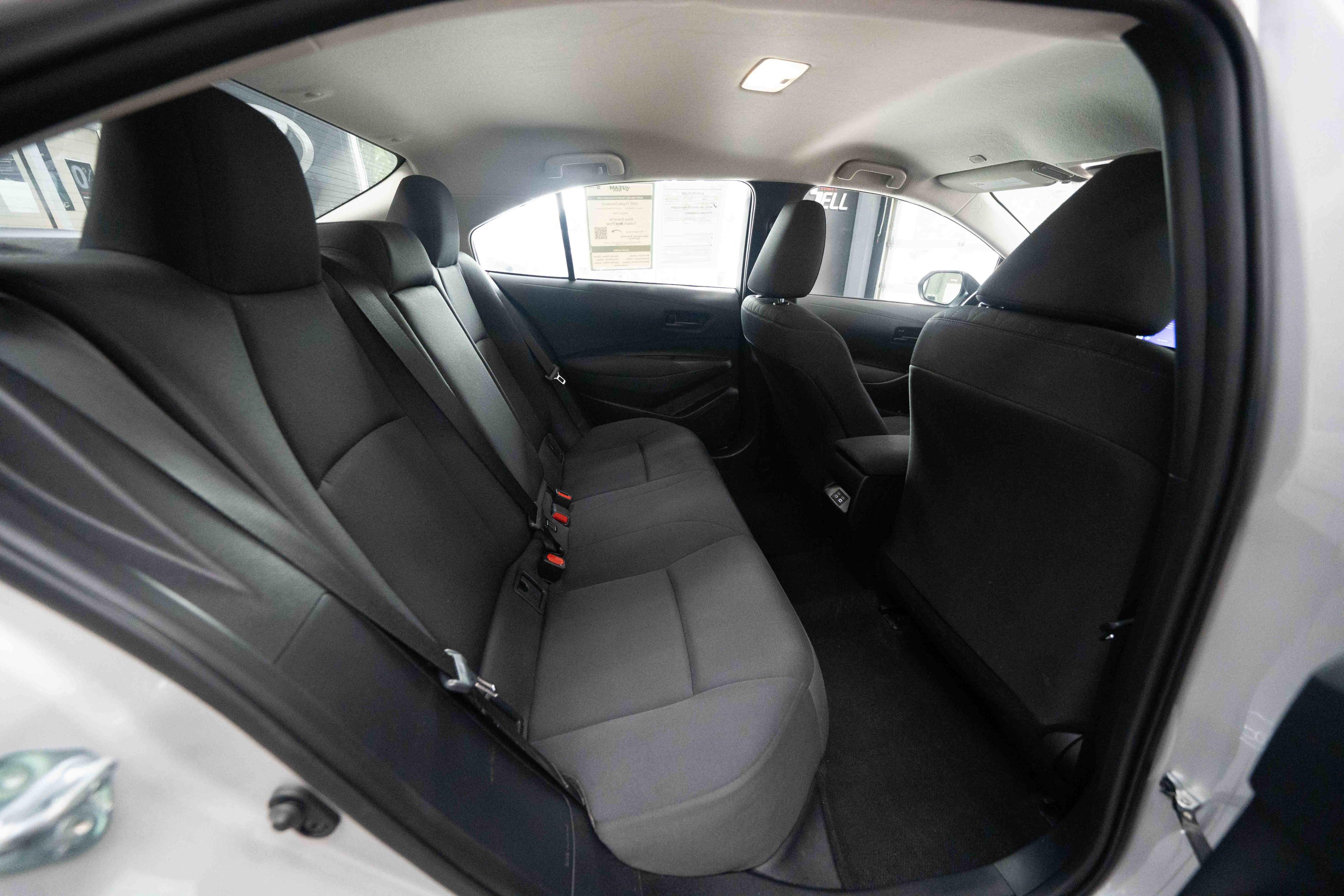 Used 2025 Toyota Corolla LE FWD image 24