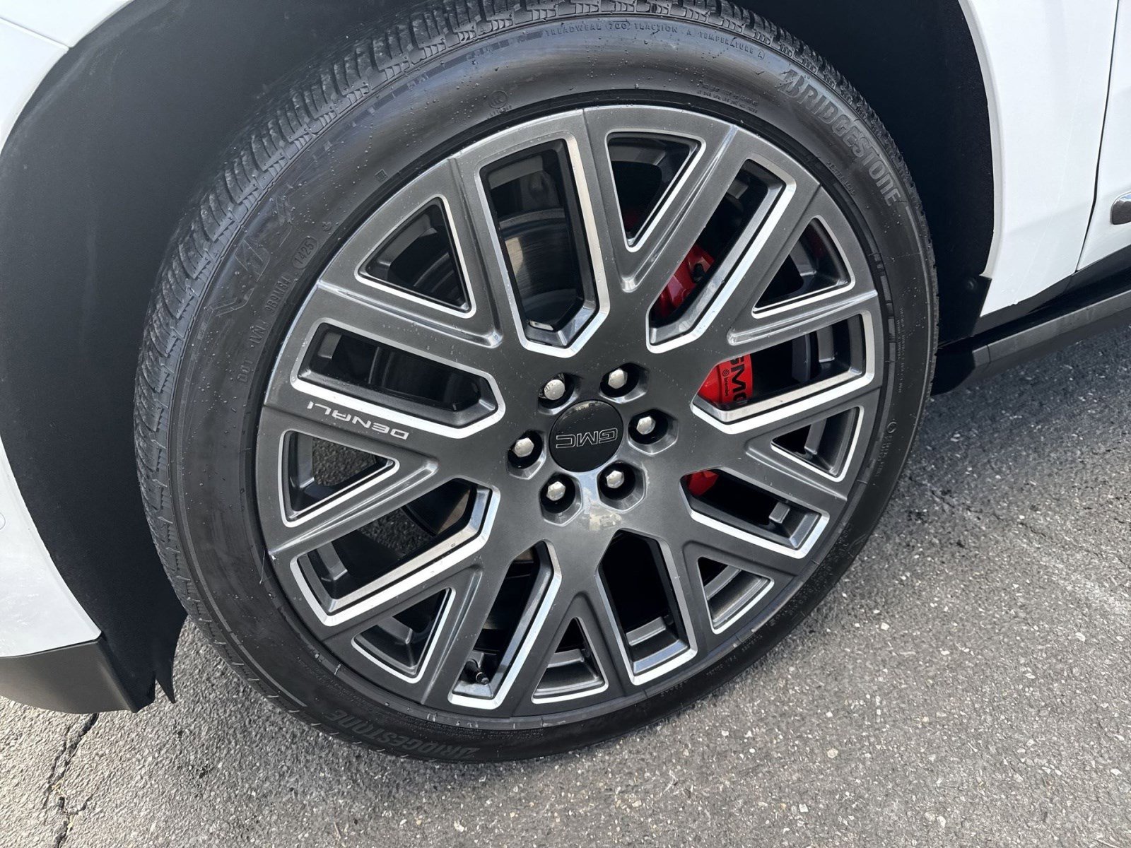 Used 2025 GMC Yukon XL Denali Ultimate w/ LPO, Illumination Package image 12