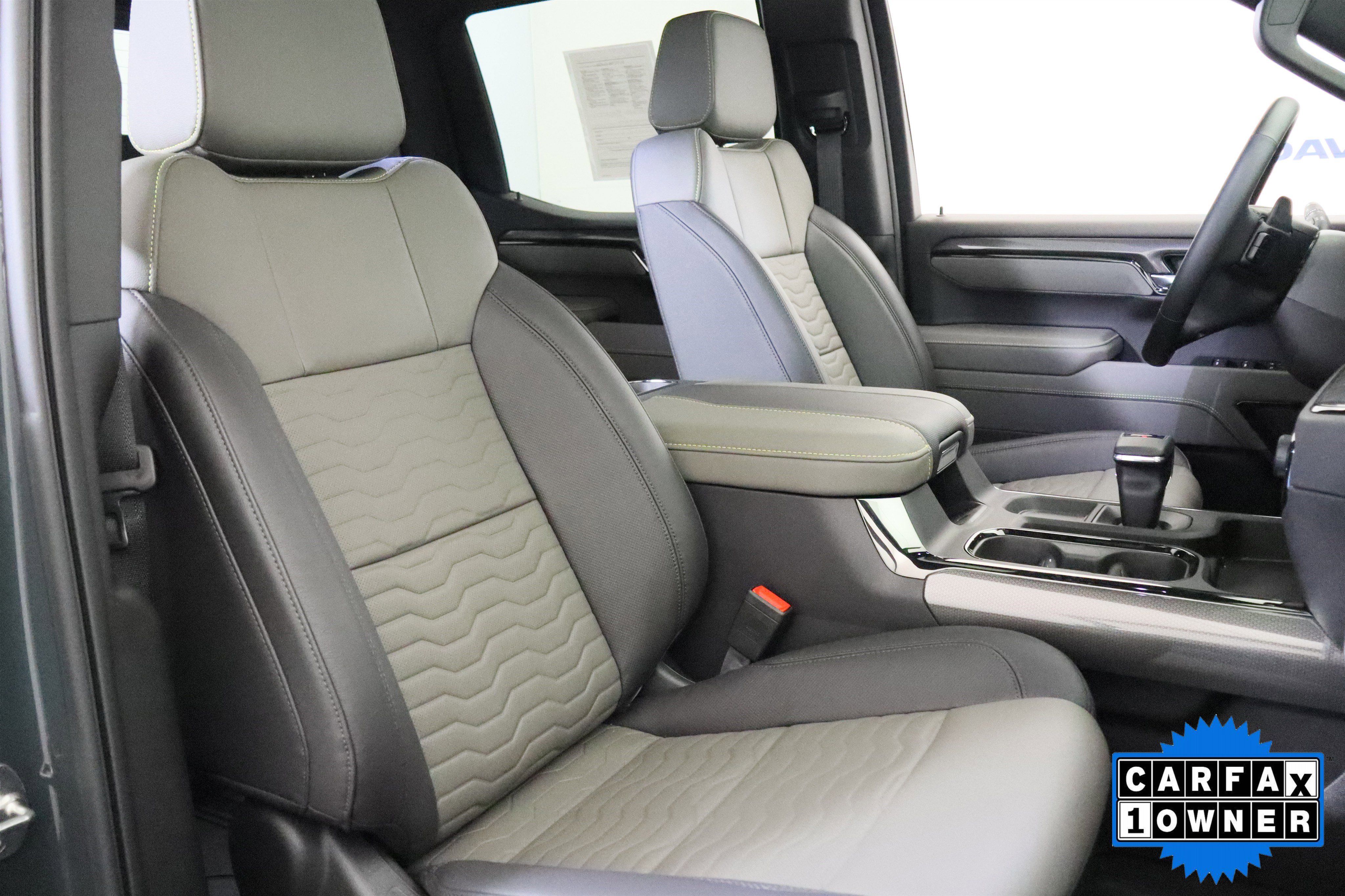 Used 2026 Chevrolet Silverado 1500 ZR2 w/ Dark Appearance Package image 21