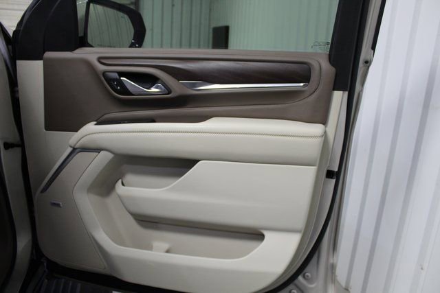 Used 2021 GMC Yukon Denali w/ Denali Premium Package image 12